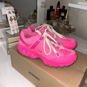 Nike Air Humara LX
Jacquemus Pink Flash (Women's)
